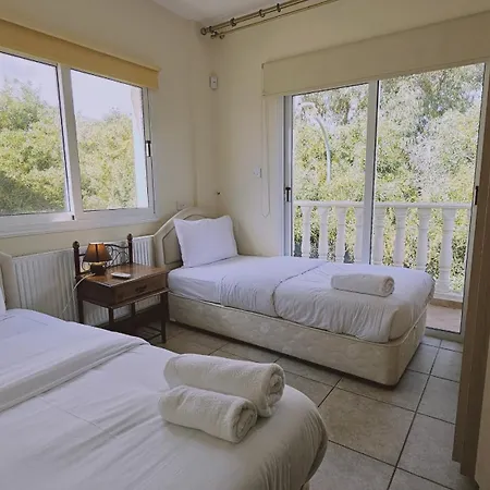 Дом отдыха Nissi House *